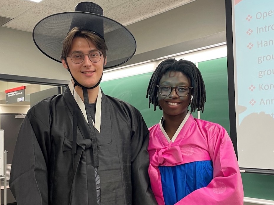 Students in hanbok