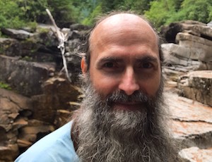 Erik in front of rock formations