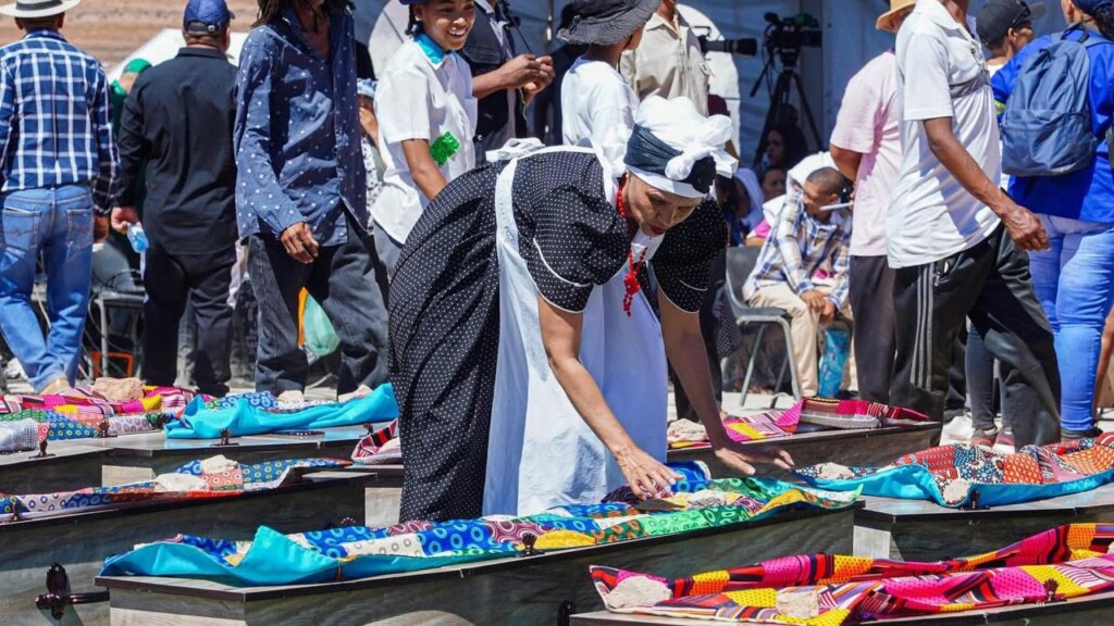 Image from the reburial ceremony of Khoe remains at the Kinderlê Monument.