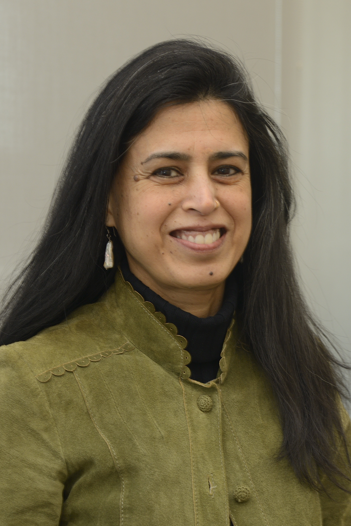 Portrait of Gitanjali Adlakha-Hutcheon.