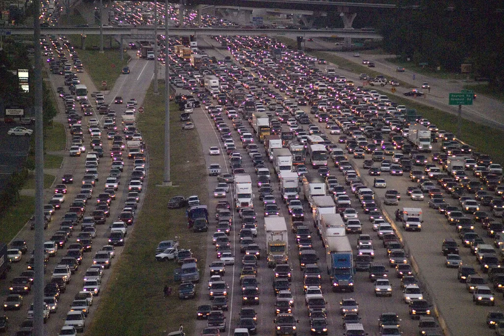 Hurricane Rita evacuation in Houston, 2005. Uncredited image.