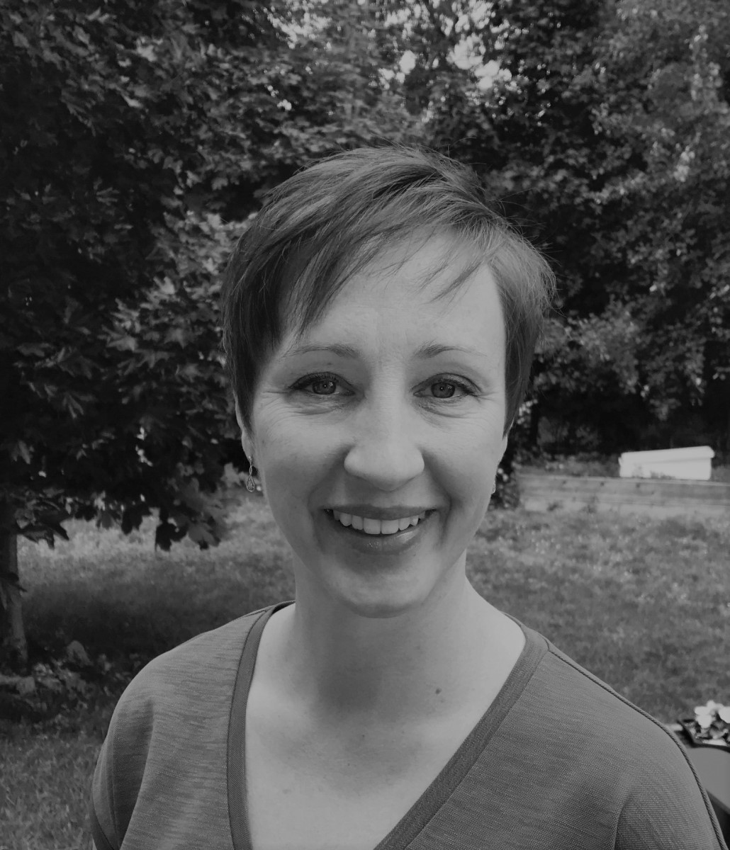 Deanna Whelan Headshot