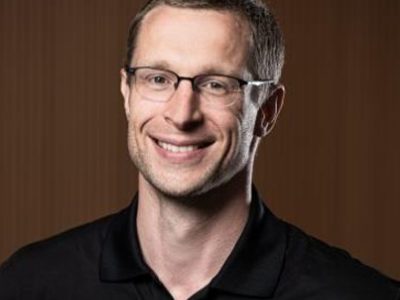 Headshot of Scott Bucking