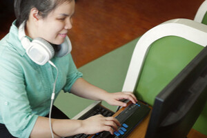 End-user employing assistive technology with a computer